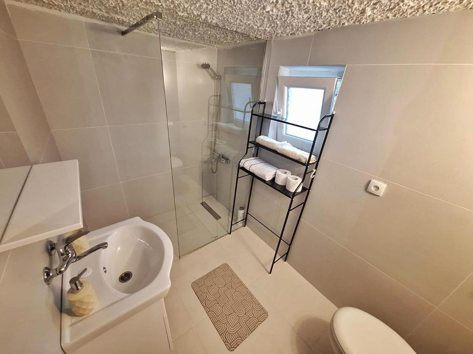 Fly & Stay Apartments Лакташи Экстерьер фото
