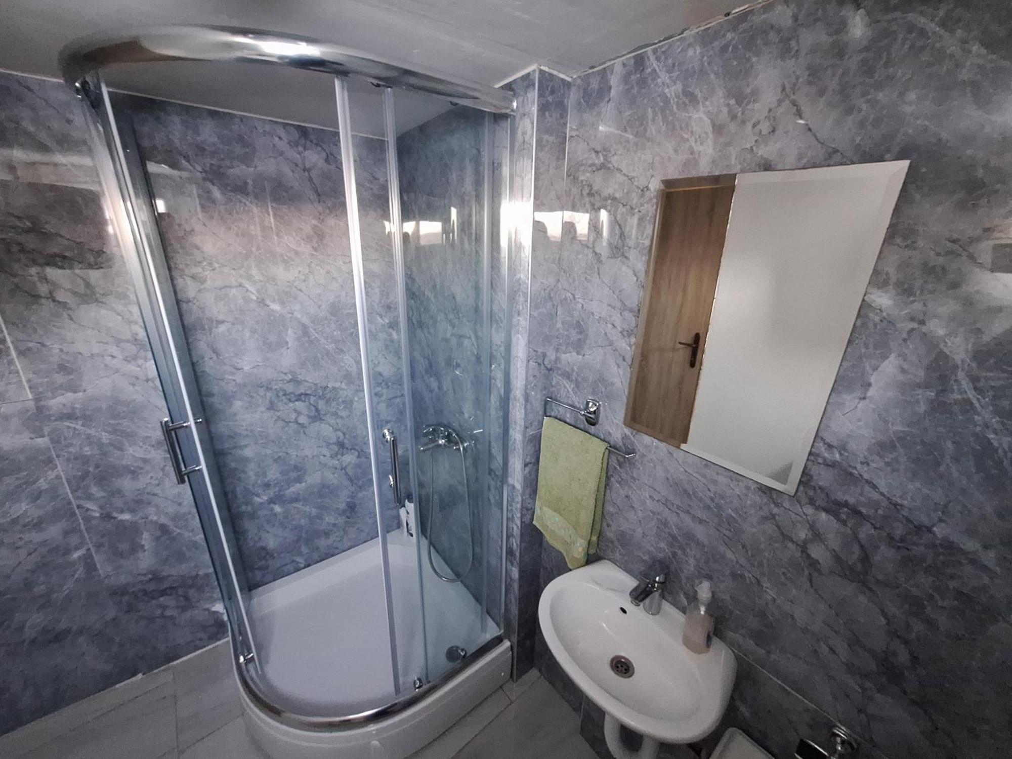 Fly & Stay Apartments Лакташи Экстерьер фото