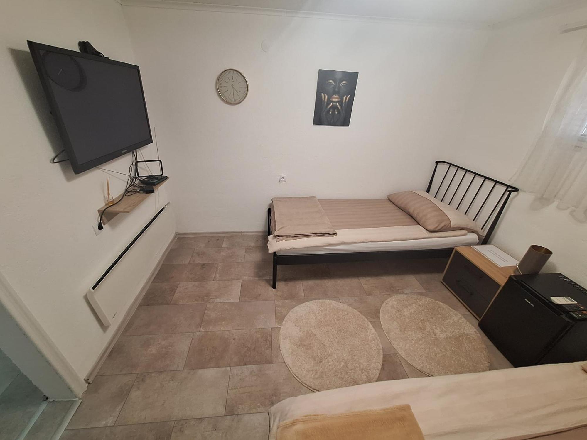 Fly & Stay Apartments Лакташи Экстерьер фото