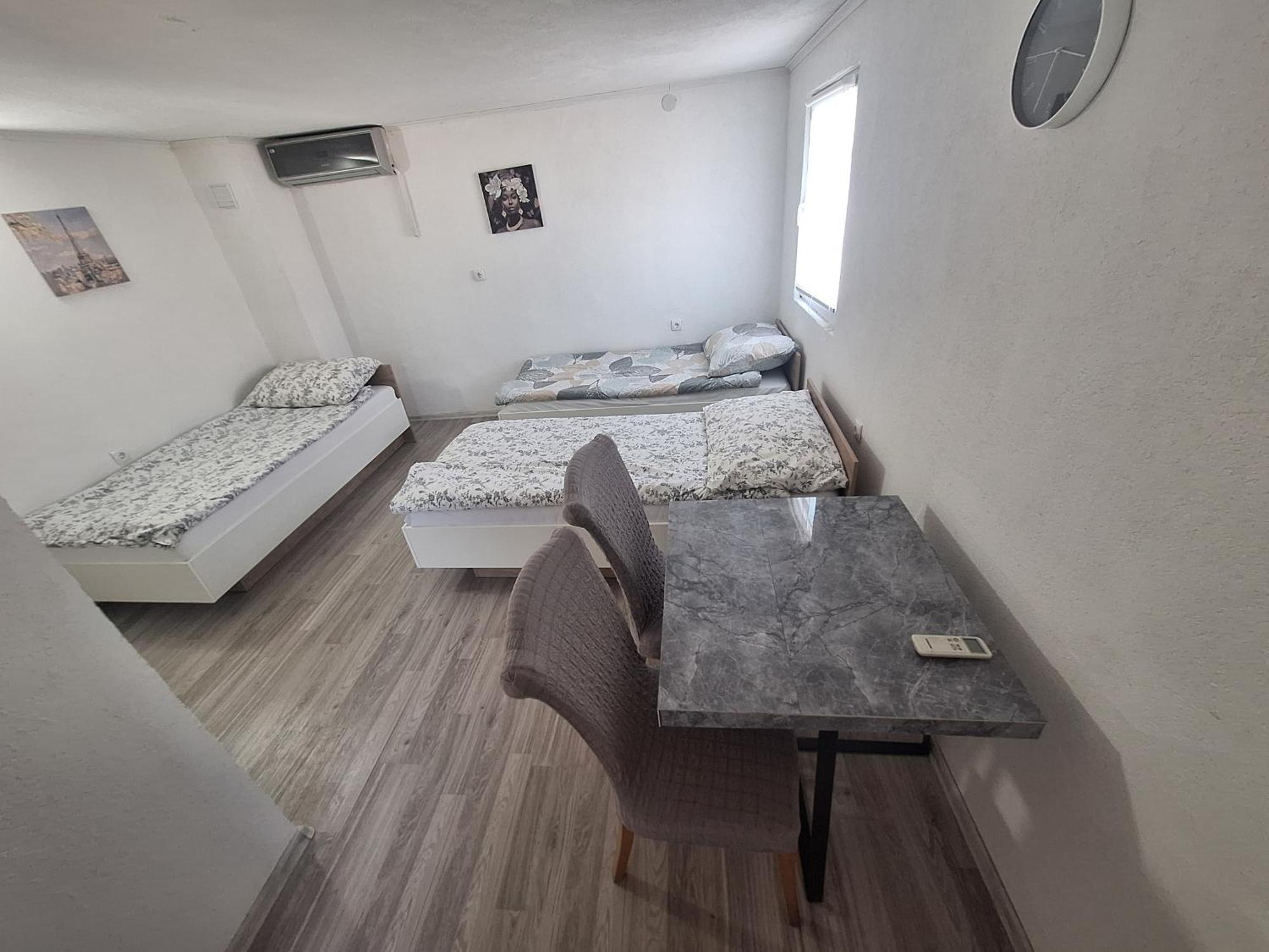 Fly & Stay Apartments Лакташи Экстерьер фото