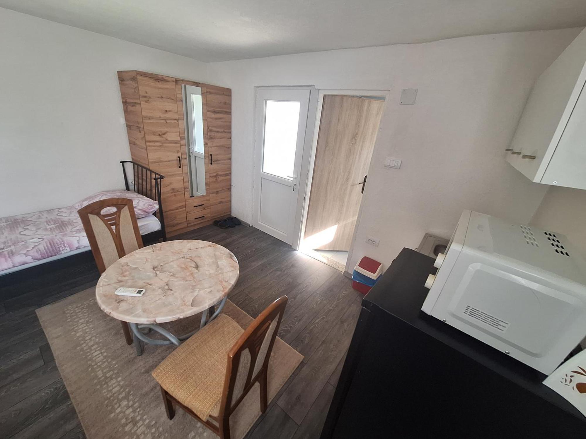 Fly & Stay Apartments Лакташи Экстерьер фото
